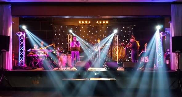 Dj' tout équipé en son et lumière à Marseille