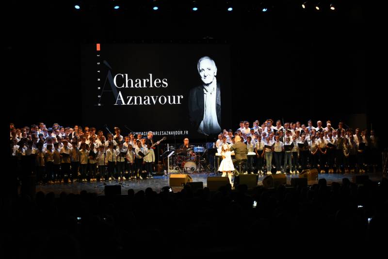 500 choristes chorale pour spectacle à Marseille dôme de Marseille Aznavour