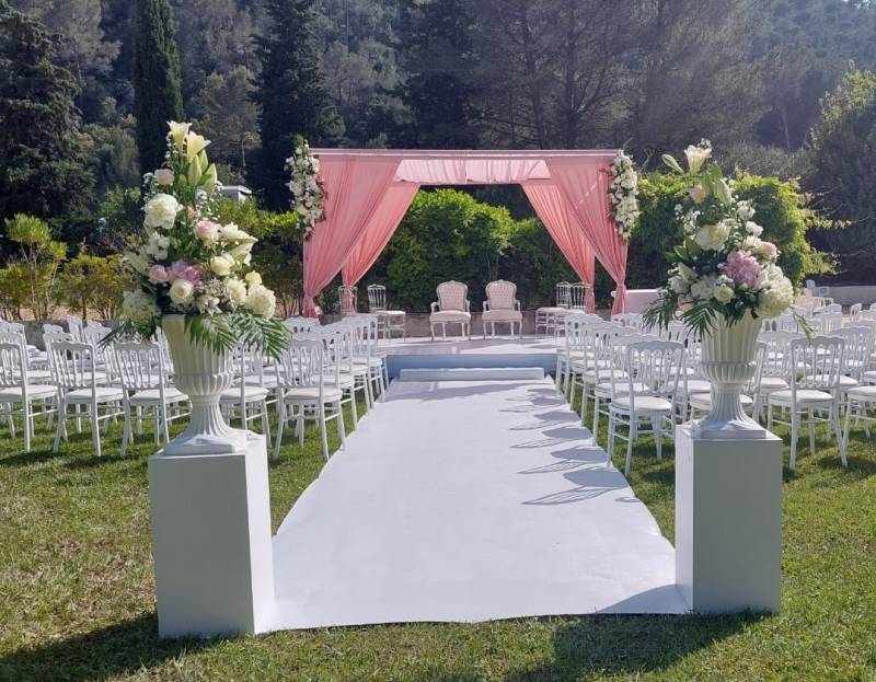 Recherche de lieu, décoration et officiant pour cérémonie laïque à Marseille