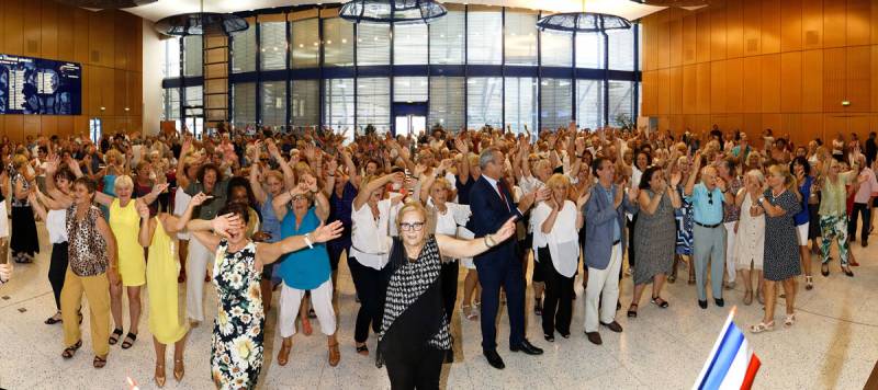 Comment faire pour inviter un artiste à Marseille pour un anniversaire ?